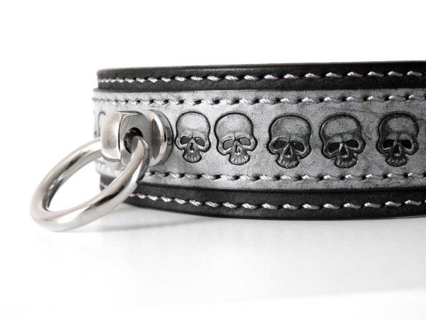 Collier bdsm tête de mort