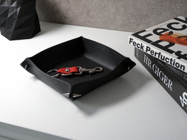 vide-poche cuir et piques