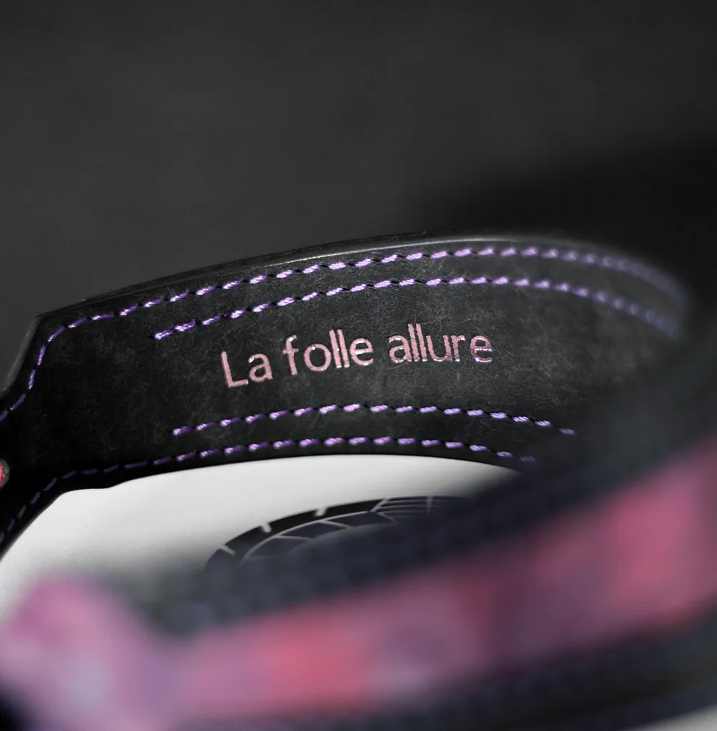 collier appartenance cuir irisé améthyste inscription La folle allure