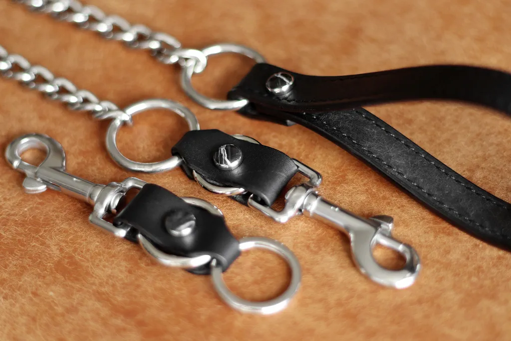 accessoire sm inox et cuir noir