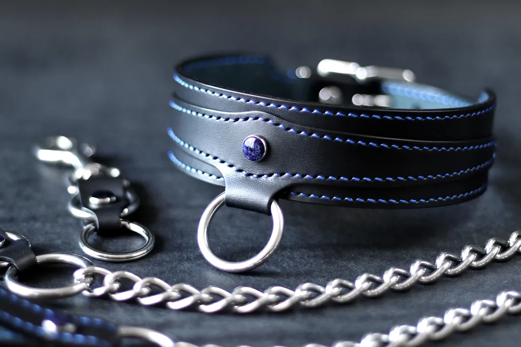 Lithos Asteria ensemble artisanal collier et laisse BDSM Sodalite